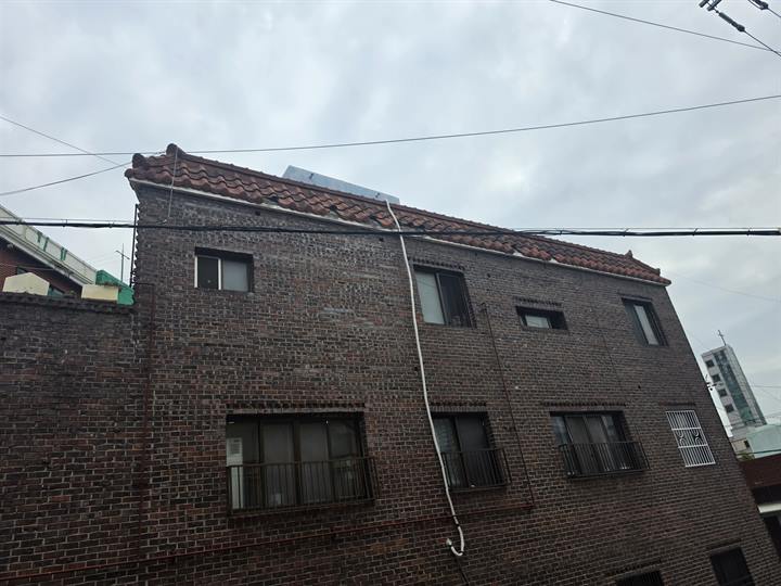 기와철거 작업 사진