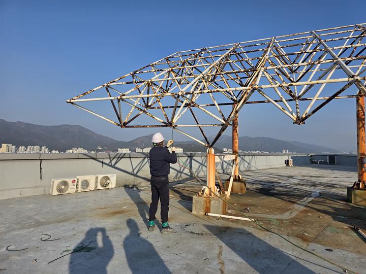 동의대태양열철거 작업 사진